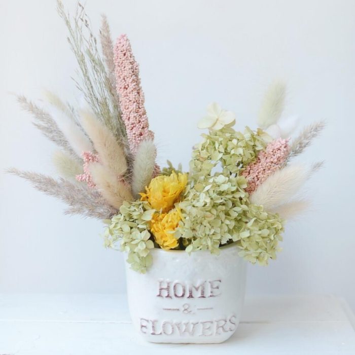 Интерьерная композиция из сухоцветов "Home flowers"